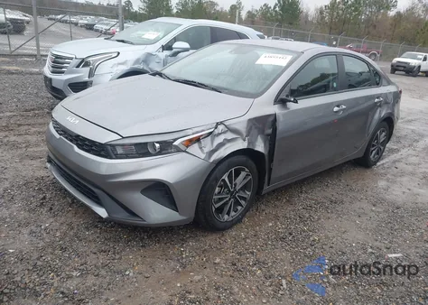 2023 Kia Forte Lxs z USA, uszkodzony, nr VIN 3KPF24ADXPE568108